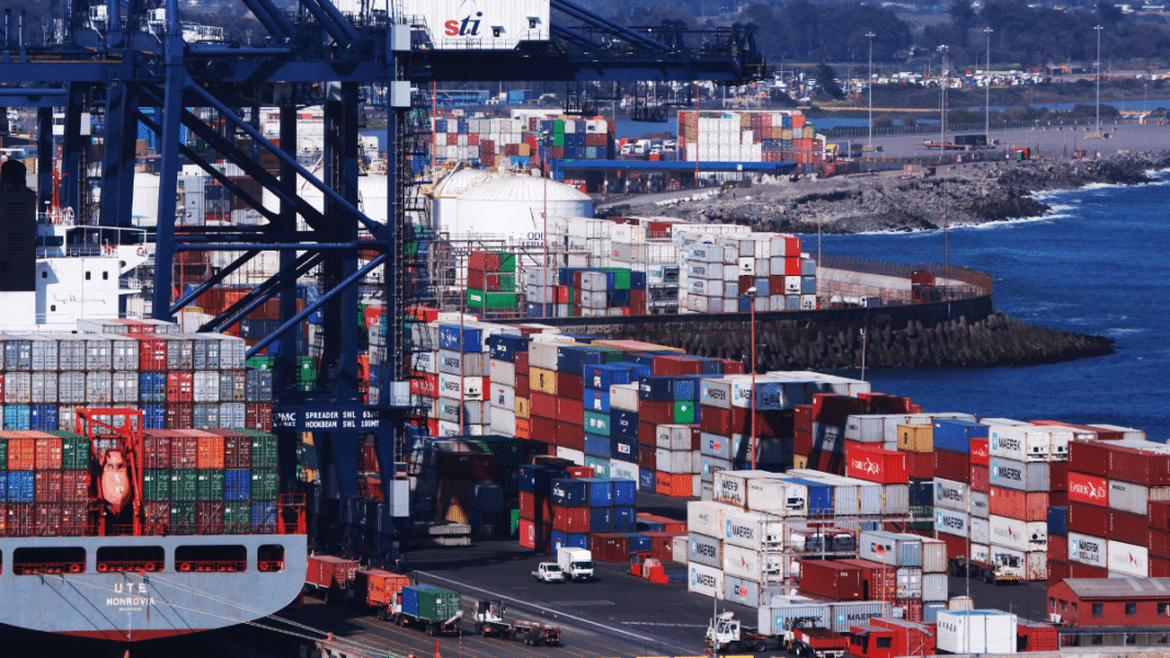 ¡Alerta! Trabajadores portuarios convocan a paro nacional: Exportaciones de Chile en peligro