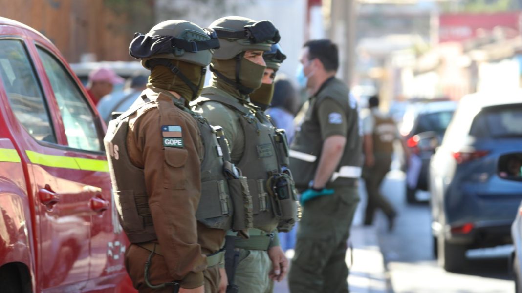 ¡Alerta de bomba! Dos colegios en Quilpué y Lo Barnechea fueron evacuados