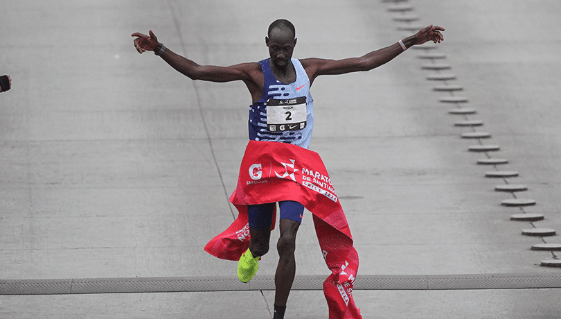 ¡El Keniata Edwin Koech Conquista el Maratón de Santiago 2024 con un Tiempo Histórico!