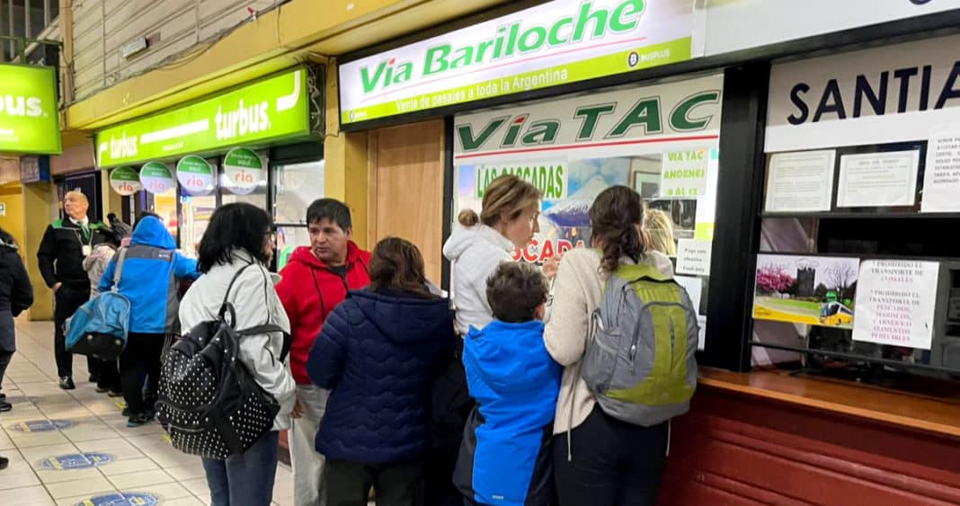 ¡Escándalo en Osorno! Pasajeros abandonados por empresa de buses argentina