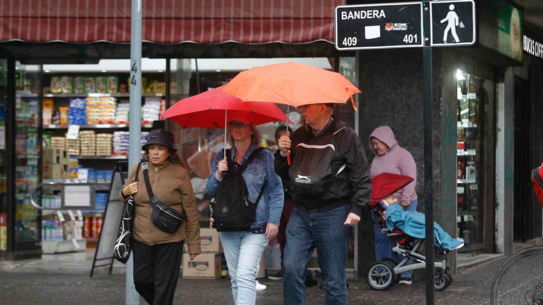 ¡Finalmente, la Lluvia Llega a Santiago! Descubre Cuándo y Dónde Caerá