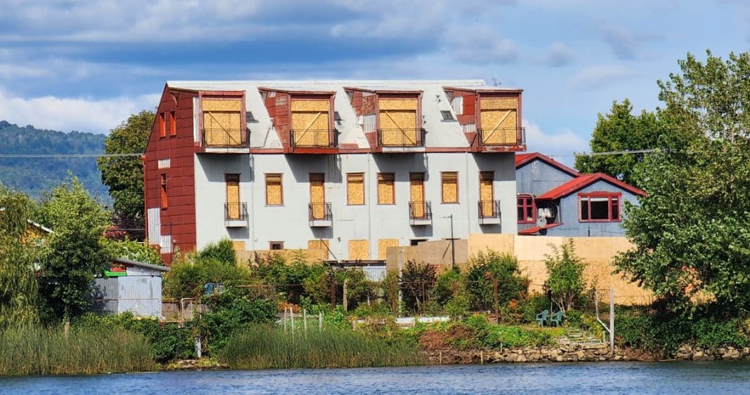 ¡Impactante noticia! Detención en traslado de casona Lopetegui no afectará construcción de puente en Valdivia