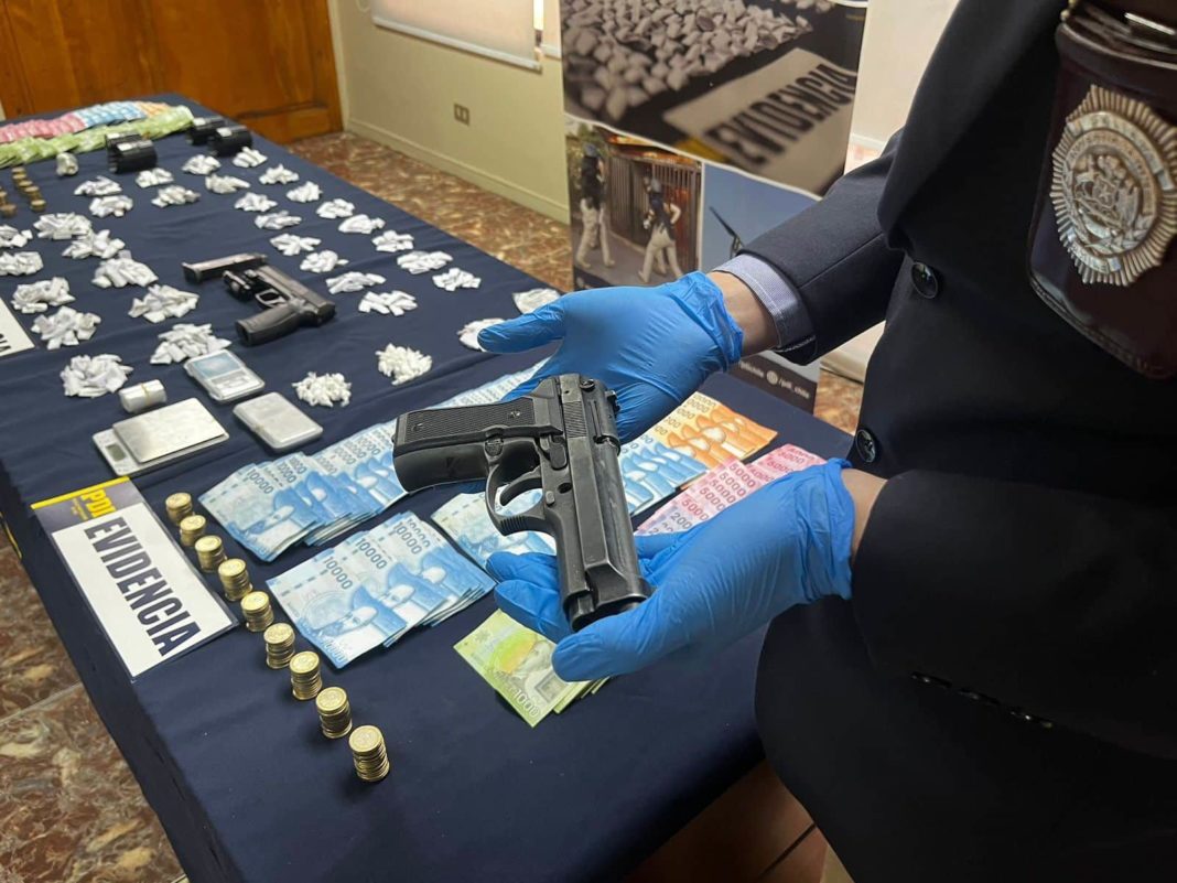 ¡Increíble! PDI desmantela red de narcotráfico y porte de armas en Maipú