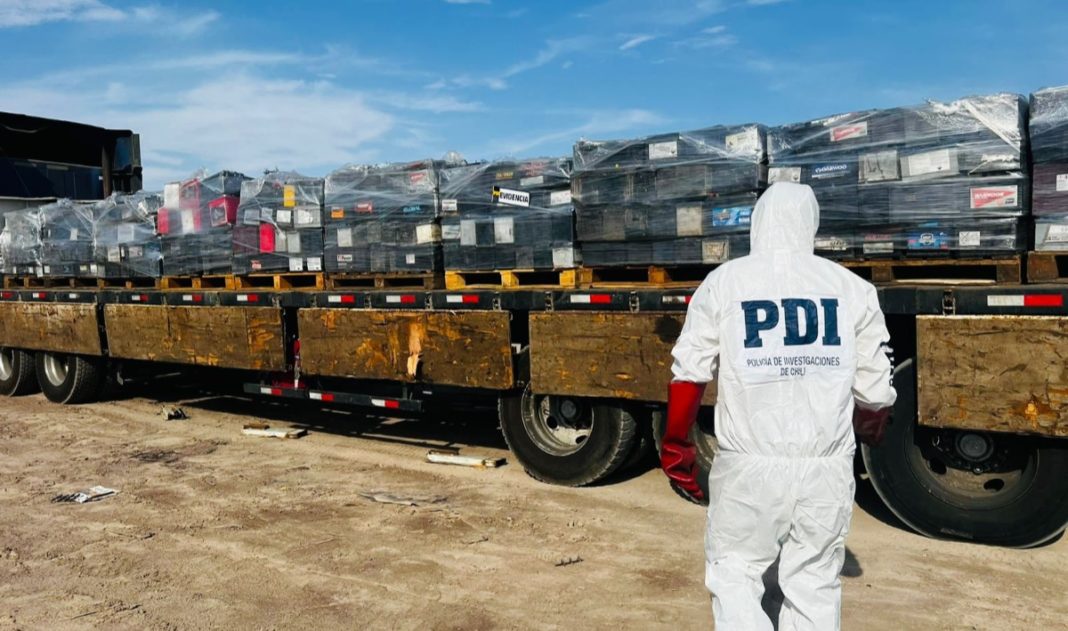 ¡Increíble incautación! PDI descubre más de 22 toneladas de baterías en desuso en Arica