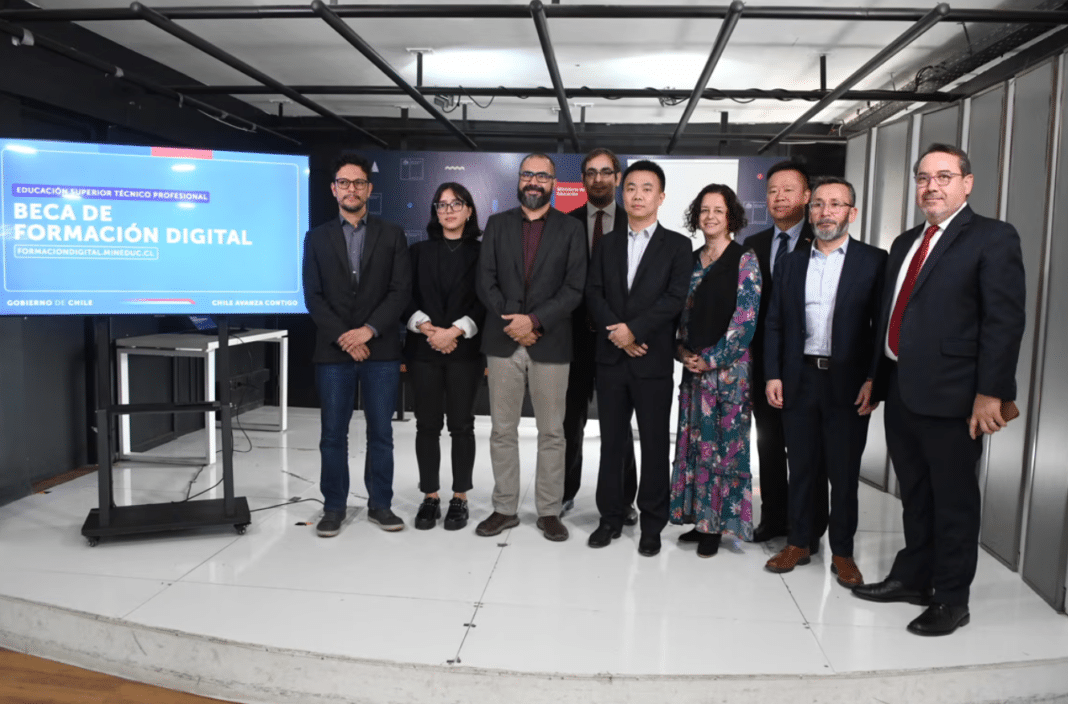 ¡Increíble oportunidad! Mineduc y Huawei abren convocatoria a becas en China para potenciar el talento digital