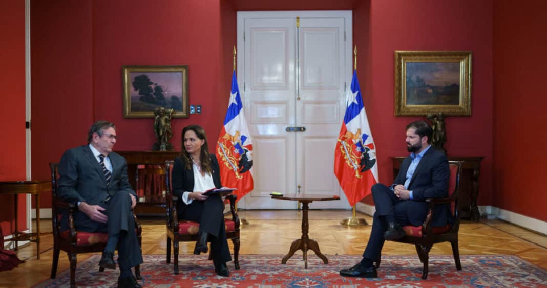 ¡Increíble reunión! Boric se reúne con embajador de Chile en Venezuela y ministra (s) de RREE