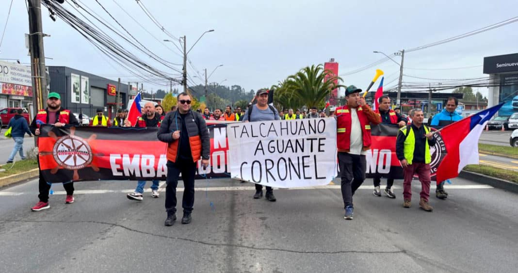 ¡Masiva marcha de portuarios en Concepción en apoyo a sus compañeros de Coronel!