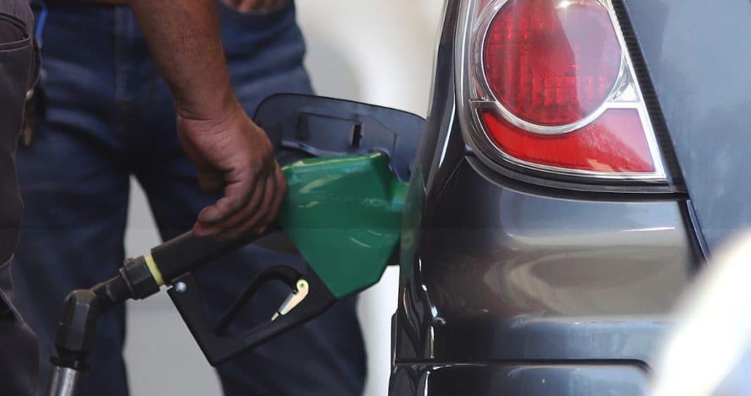 ¡Prepárate para Pagar Más en la Bomba: Expertos Vaticinan Nuevo Aumento en los Precios de los Combustibles en Mayo!