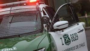 ¡Violenta encerrona en Macul! Delincuentes roban vehículo y chocan contra una casa