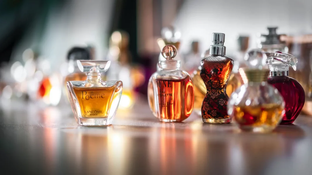 ¿Los perfumes tienen fecha de vencimiento? Descubre cuánto duran y cómo prolongar su vida