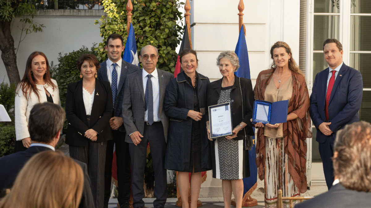 Asenav, el Orgullo Nacional: Dos Premios AHK Chile 2024 Reconocen su Innovación y Trascendencia