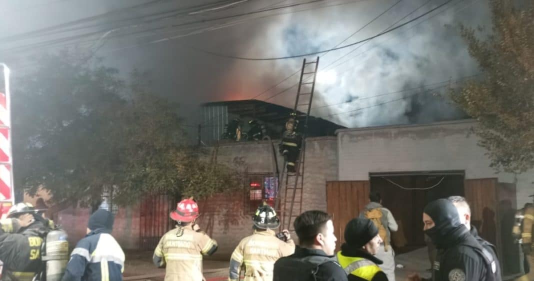 Devastador Incendio Consume Hogar en Estación Central: Una Tragedia que Conmociona a la Comunidad