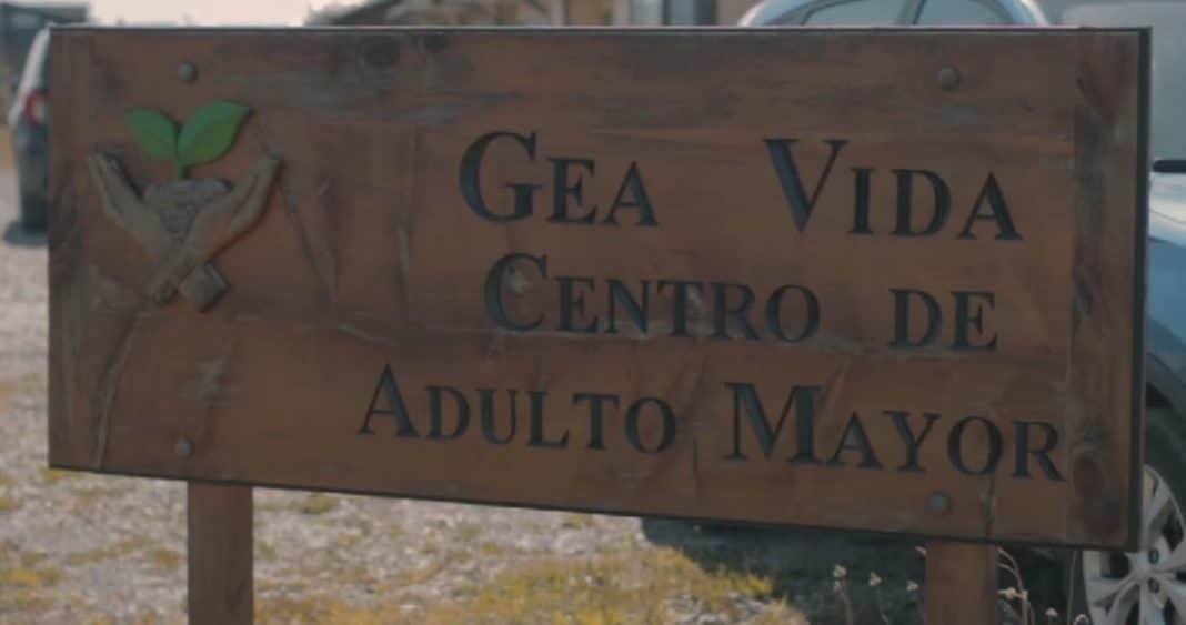Escándalo en Puerto Montt: Jefa de Desarrollo Comunitario Firma Millonario Traspaso a Corporación de su Esposo