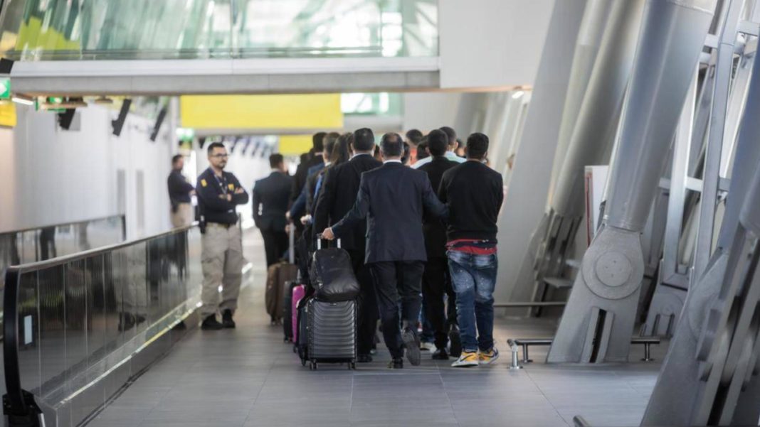 Expulsión de Extranjeros Delincuentes: Gobierno Chileno Toma Medidas Drásticas para Mantener la Seguridad