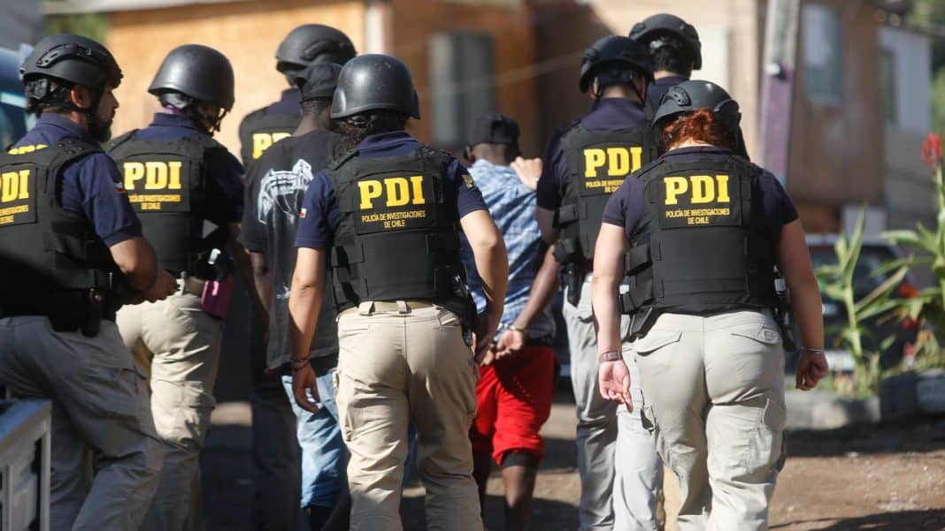 Golpe Contundente al Narcotráfico: 11 Detenidos en Operativo Cerca de Colegio en Buin