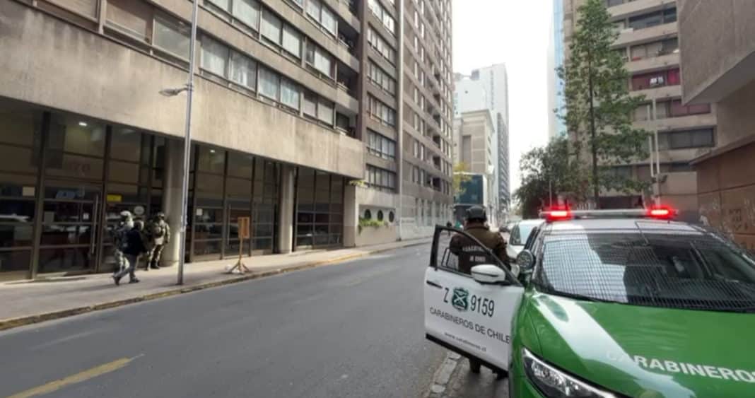 Impactante Operativo Policial Frustró Intento de Robo de Droga en Pleno Centro de Santiago