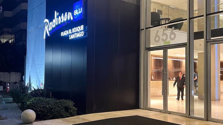 Tragedia en el Hotel Radisson: Trabajadora muere tras caída de ascensor