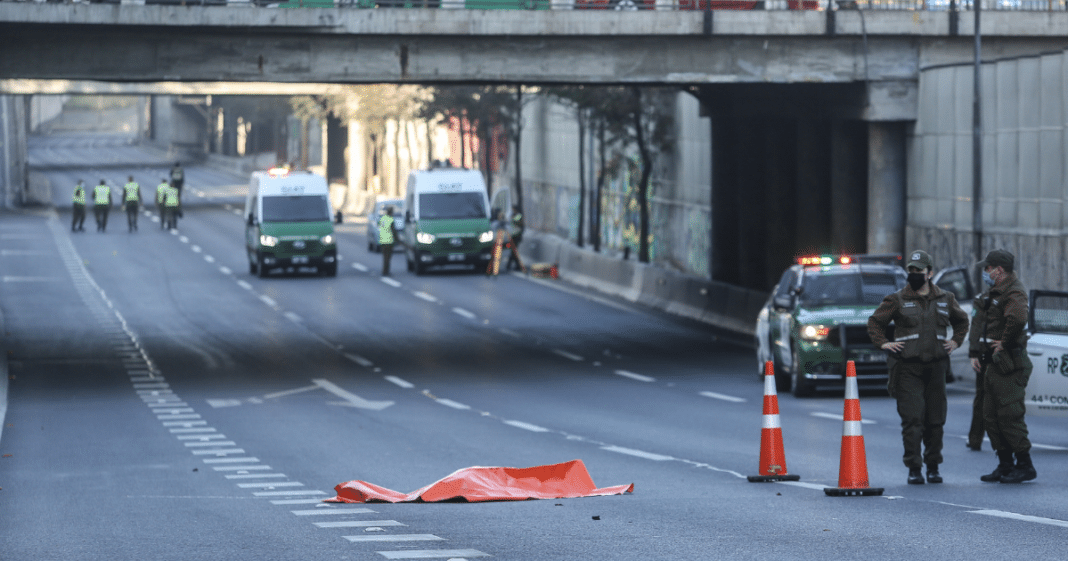 Tragedia en la Autopista Central: Hombre muere atropellado al empujar su vehículo averiado