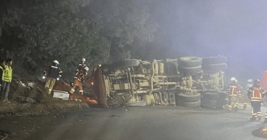Tragedia en la Ruta: Conductor Pierde la Vida en Accidente de Camión en Valdivia