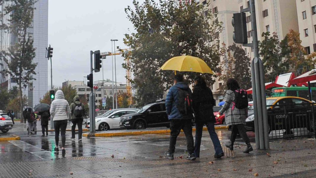 ¡Descubre el Pronóstico Sorprendente para el Día de la Madre en Santiago!