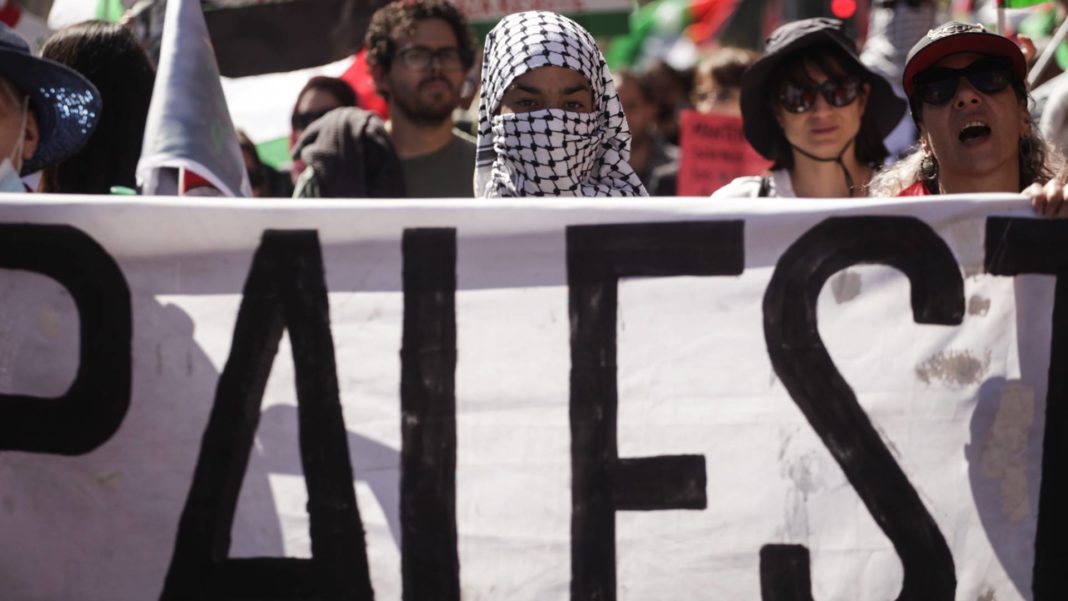 ¡Estudiantes Universitarios se Unen en Solidaridad con Palestina! Entérate de los Desvíos de Tránsito en la Alameda