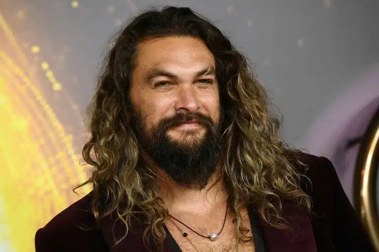 ¡Sorpresa! Jason Momoa y la Hija de Ricardo Arjona Confirman su Apasionada Relación