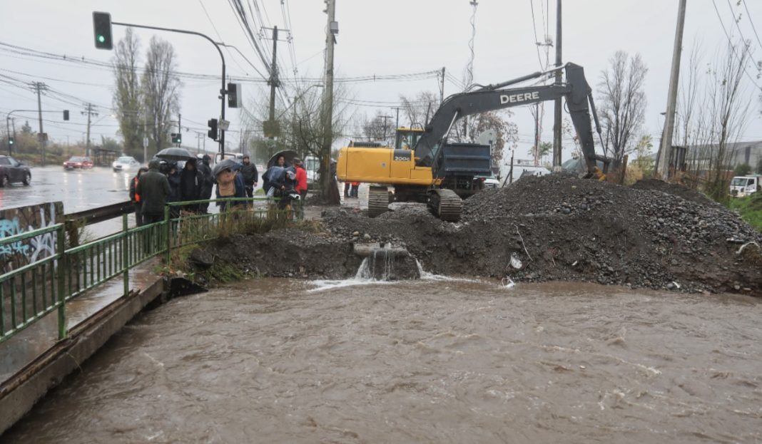 Alcalde Vodanovic Lidera Respuesta Ante Emergencia por Lluvias Intensas en Maipú