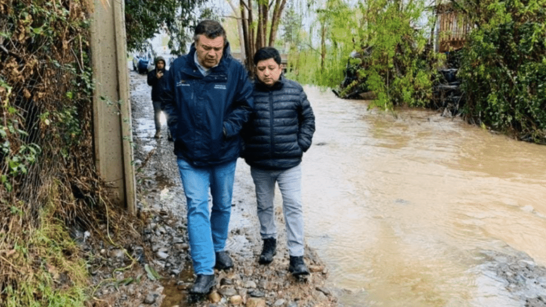 Alerta en O'Higgins: Ministro Valenzuela monitorea tranques y ríos ante intensas lluvias