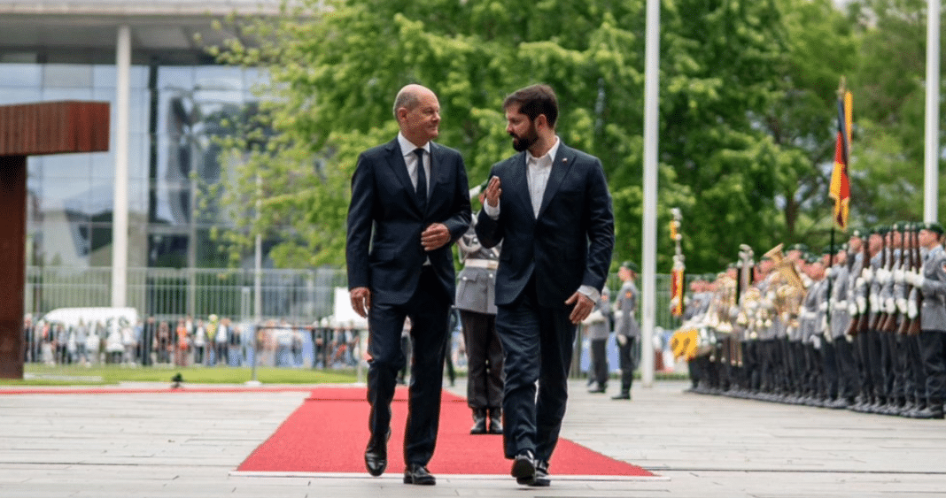 Boric Advierte sobre el Avance de Fuerzas que Cuestionan la Democracia