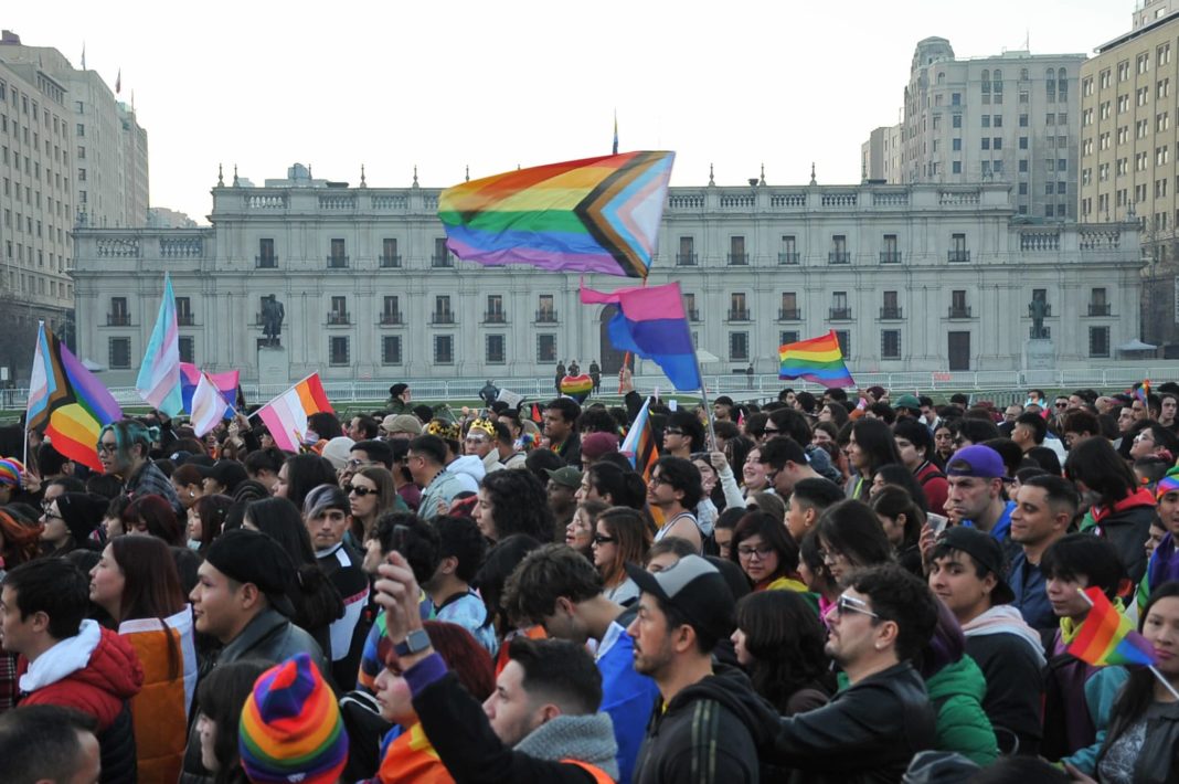 Celebrando 25 Años de Igualdad: La Imponente Marcha del Orgullo LGBTIQ+ en Chile
