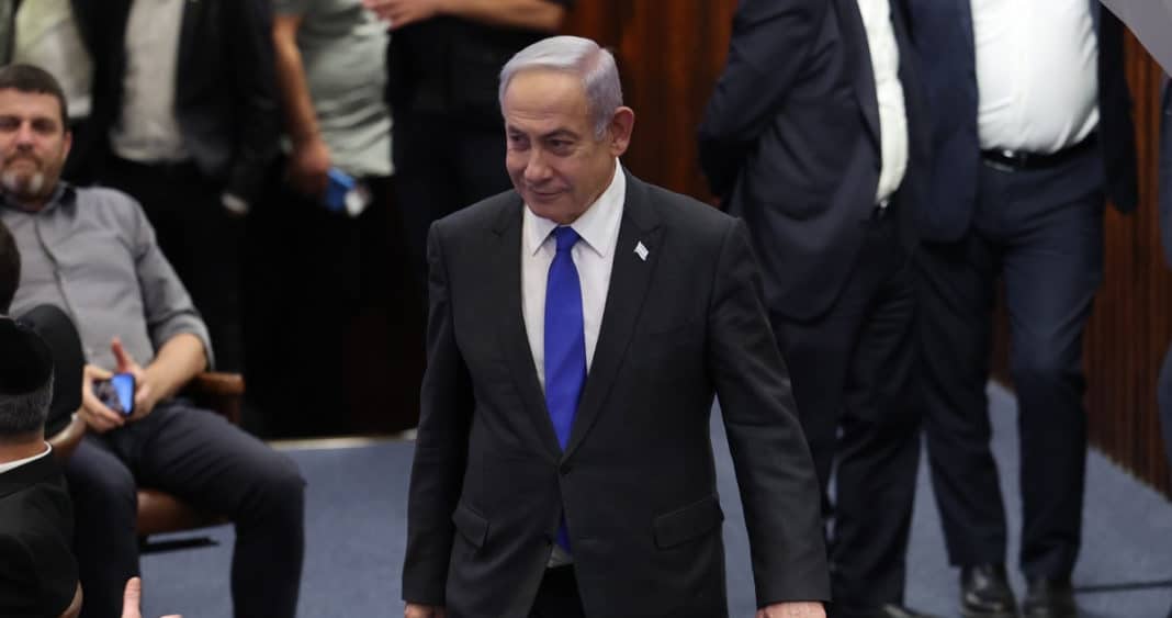 Decisiones Cruciales: Netanyahu Disuelve el Gabinete de Guerra de Israel Tras Dimisión de Ministro