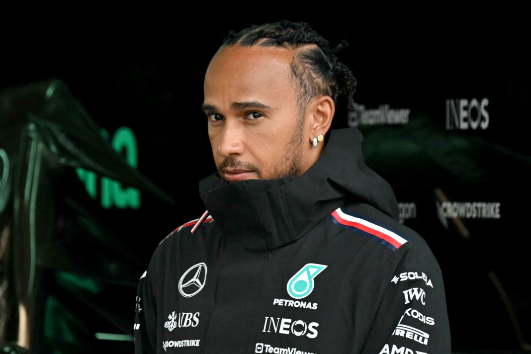 Escándalo en la Fórmula 1: Correos Falsos Amenazan la Seguridad de Lewis Hamilton