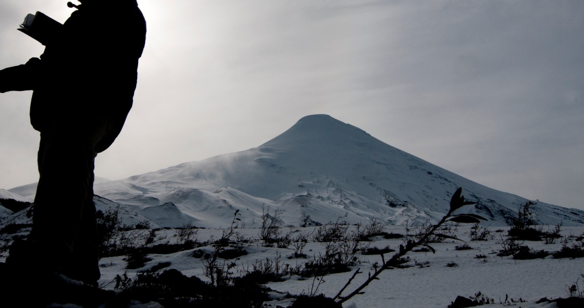 Rescate Heroico: Joven Evacuado en Helicóptero Tras Sufrir Fractura en Trekking en el Volcán Osorno