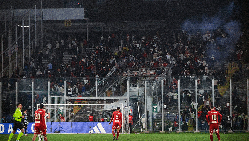 Universitario Stands Firm: Defending Their Fans Amid Violent Clashes at the Monumental Stadium