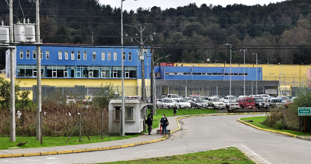 Violencia Descontrolada en la Cárcel de Valdivia: Disputas por Drogas y Espacios Amenazan la Seguridad