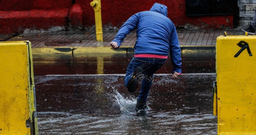 ¡Alerta Meteorológica en 4 Regiones de Chile! Prepárate para las Intensas Lluvias