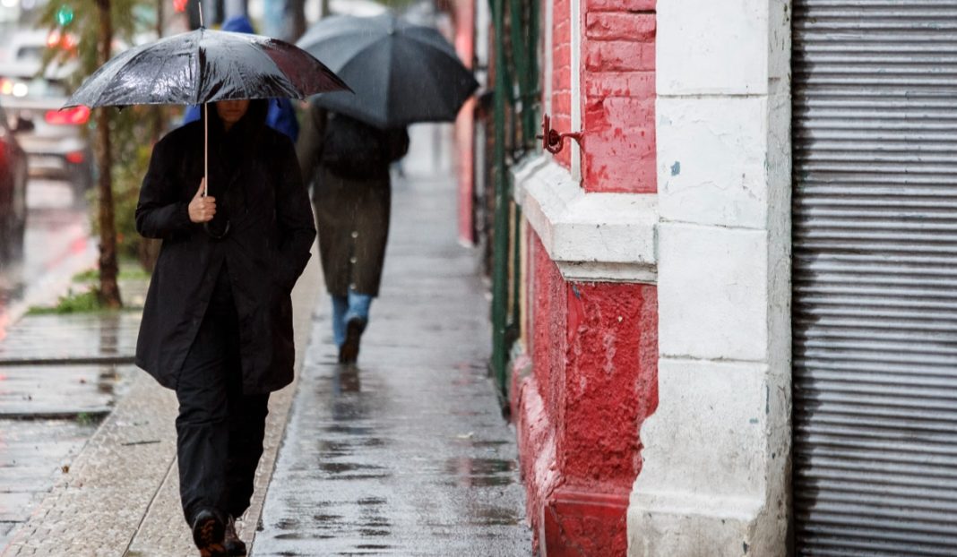 ¡Alerta de Fuertes Lluvias en Dos Regiones de Chile! Prepárate para el Impacto