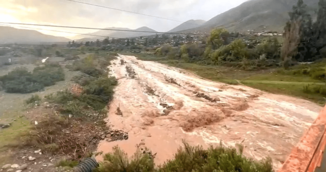 ¡Cortes de agua en La Serena y Coquimbo por la turbiedad del río Elqui! ¿Cómo afecta a los residentes?