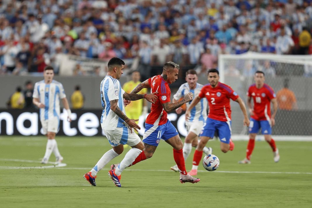 ¡La Roja Cae en el Último Minuto Ante Argentina! ¿Podrá Clasificar Ante Canadá?