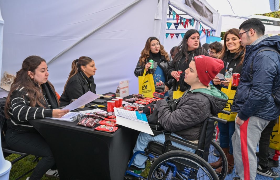 ¡Oportunidades Laborales Inclusivas en Providencia: Más de 600 Vacantes Esperan a Personas con Discapacidad!