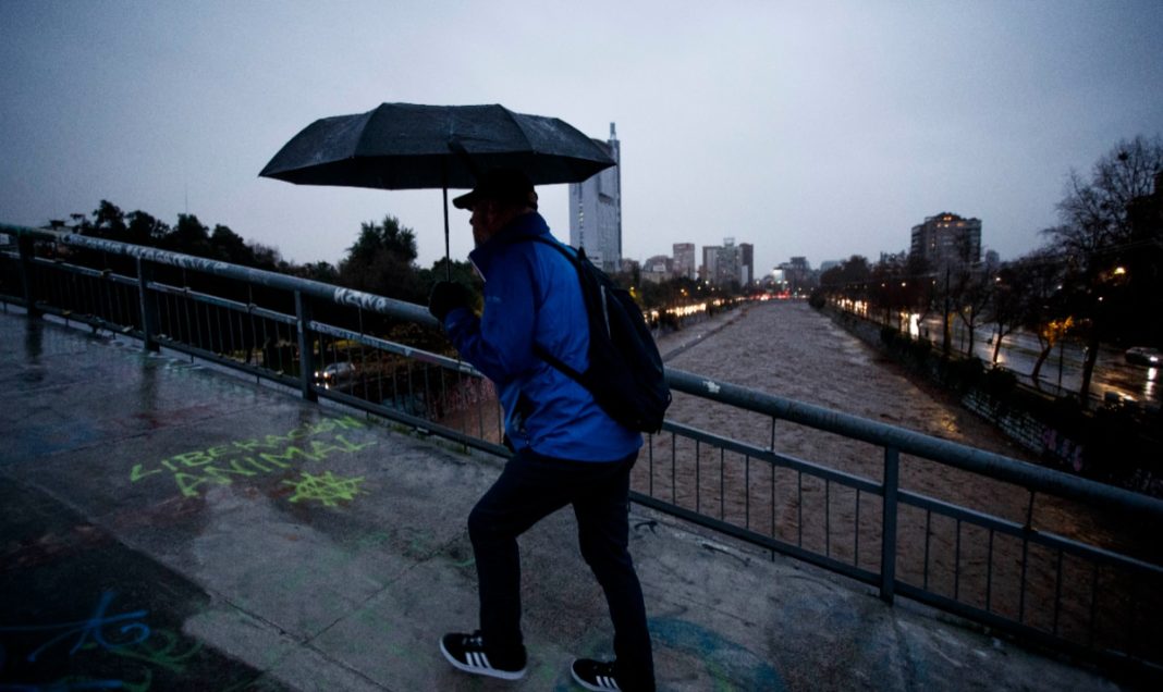 ¡Prepárate para la Lluvia en Santiago! Descubre los Detalles Meteorológicos Clave