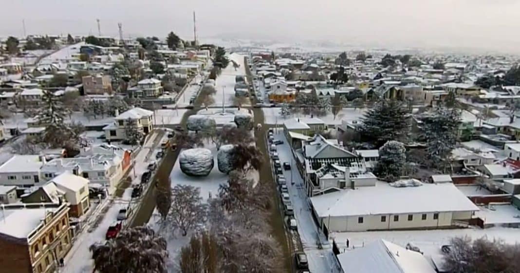 ¡Punta Arenas se congela! Clases suspendidas por el gélido frío polar