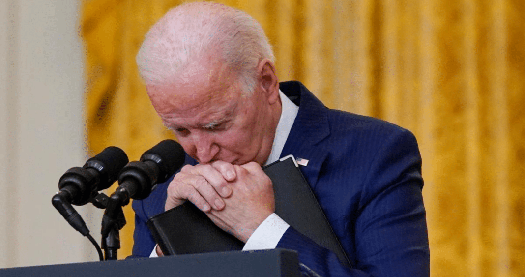 ¿Debería Biden Retirarse de la Carrera Presidencial? Encuesta Revela Preocupaciones de los Votantes