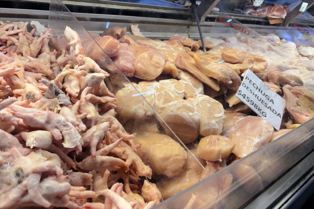 Alerta Sanitaria: Supermercado Ricos Pollos Expuesto por Vender Carne Contaminada y Pollo en Mal Estado