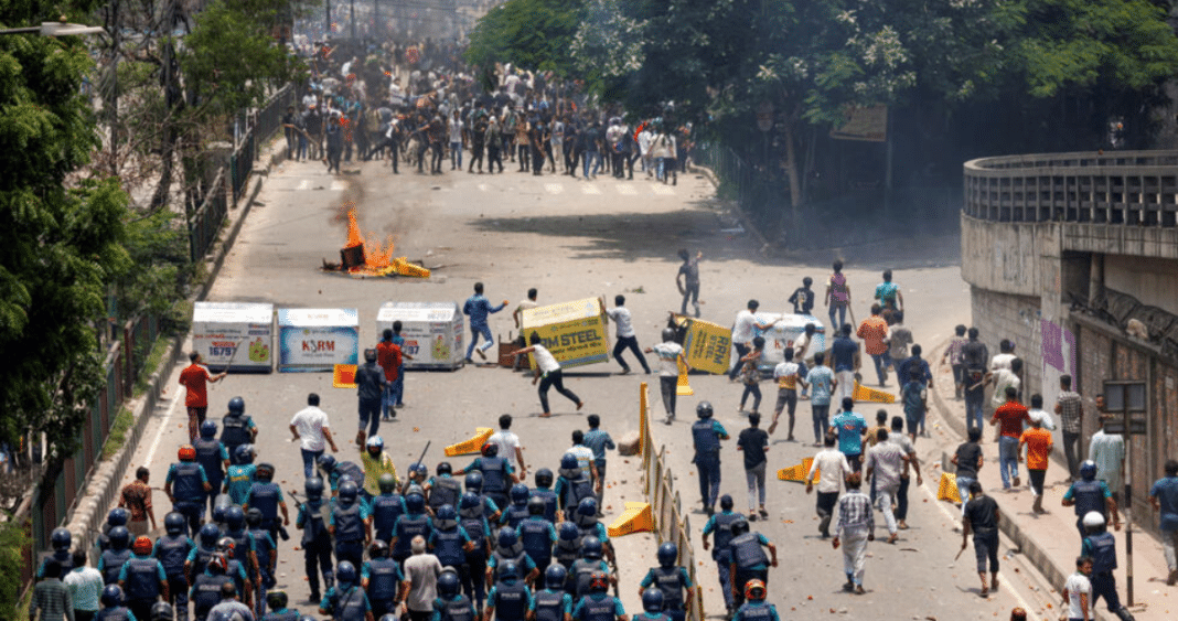 Caos en Bangladesh: Protestas violentas dejan más de 100 muertos y el gobierno impone toque de queda