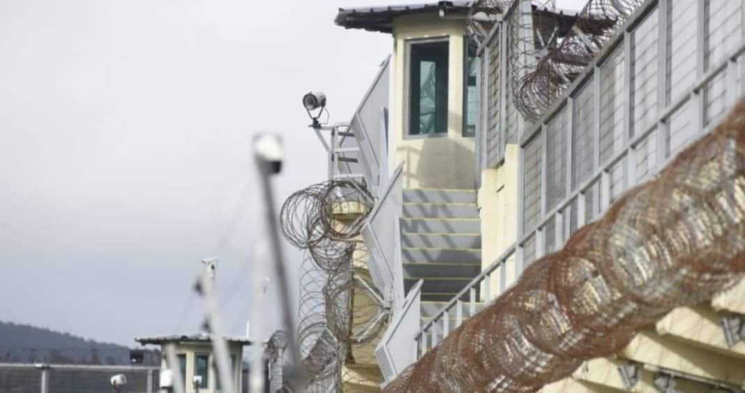 Cárcel de Máxima Seguridad: La Fortaleza Inexpugnable que Protege a la Sociedad