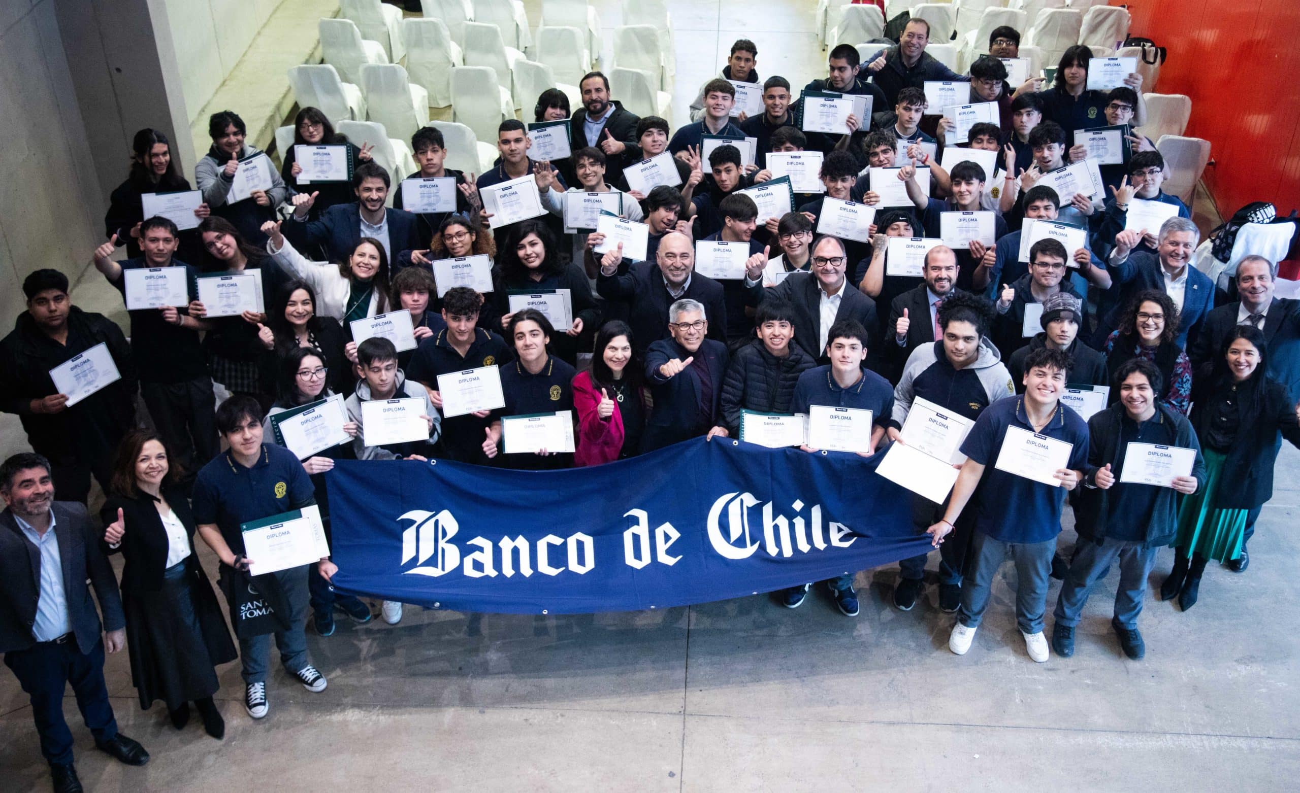 Descubre cómo más de 600 estudiantes secundarios se certificaron en especialidades de alta empleabilidad con Compromiso TP de Banco de Chile