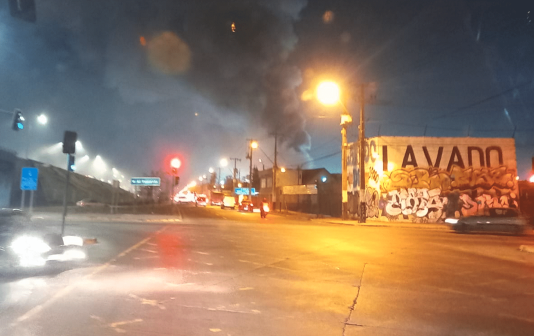 Devastador Incendio Consume el Emblemático Mercado Lo Valledor