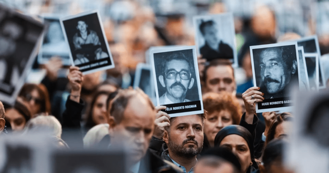 Gobierno de Milei Desafía a Irán: 'Nadie Amenaza a Argentina' en el 30° Aniversario del Ataque a la AMIA