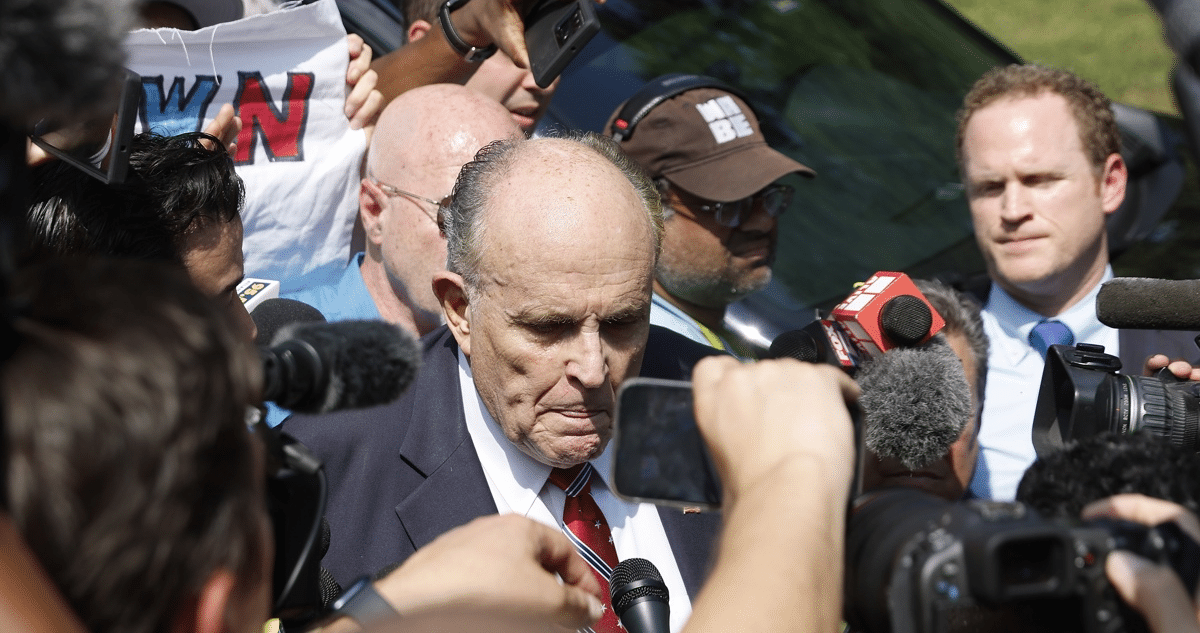 Rudy Giuliani, el Abogado Caído en Desgracia: Cómo Perder su Licencia por Mentir sobre las Elecciones de 2020